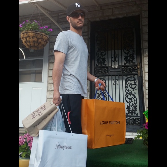 Meet your Posher, Adelaide - Picture 2 of 3